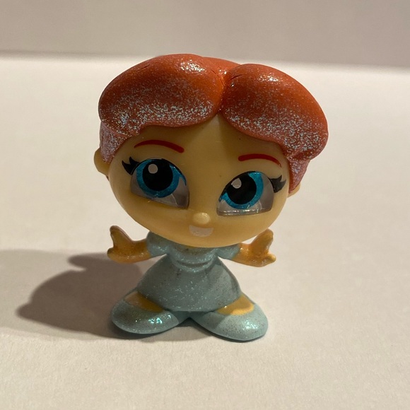 Disney Doorables Wendy Series 6 Exclusive - Picture 1 of 3